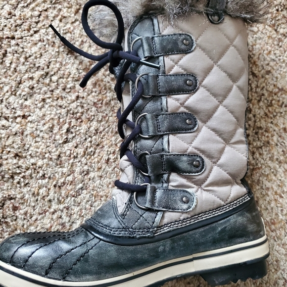 Womens Sorel Snow Boots - Picture 3 of 10